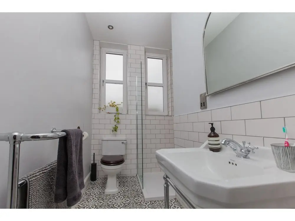 Spacious, Stylish 2BR Flat For 4 in Leith Walk
