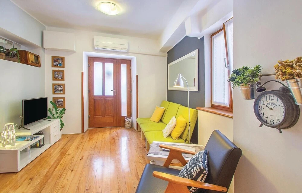 Nice Home in Fazana With Wifi and 2 Bedrooms