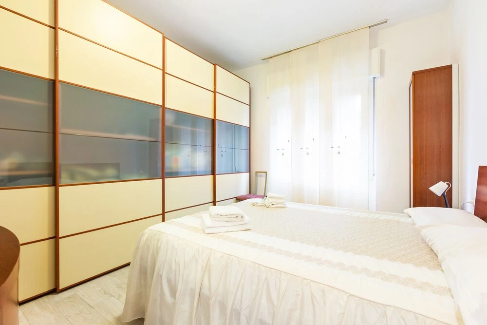Gambara Bright Flat
