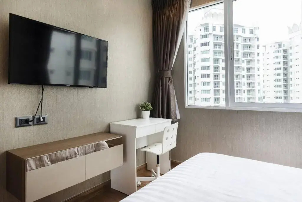 Penthouses 2Bedrooms @MRT Huai Khwang 会说中文