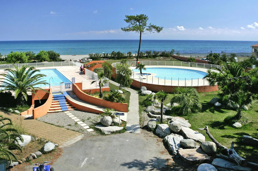 Res. Cala Bianca, Borgo-Plage, apartment near the sea