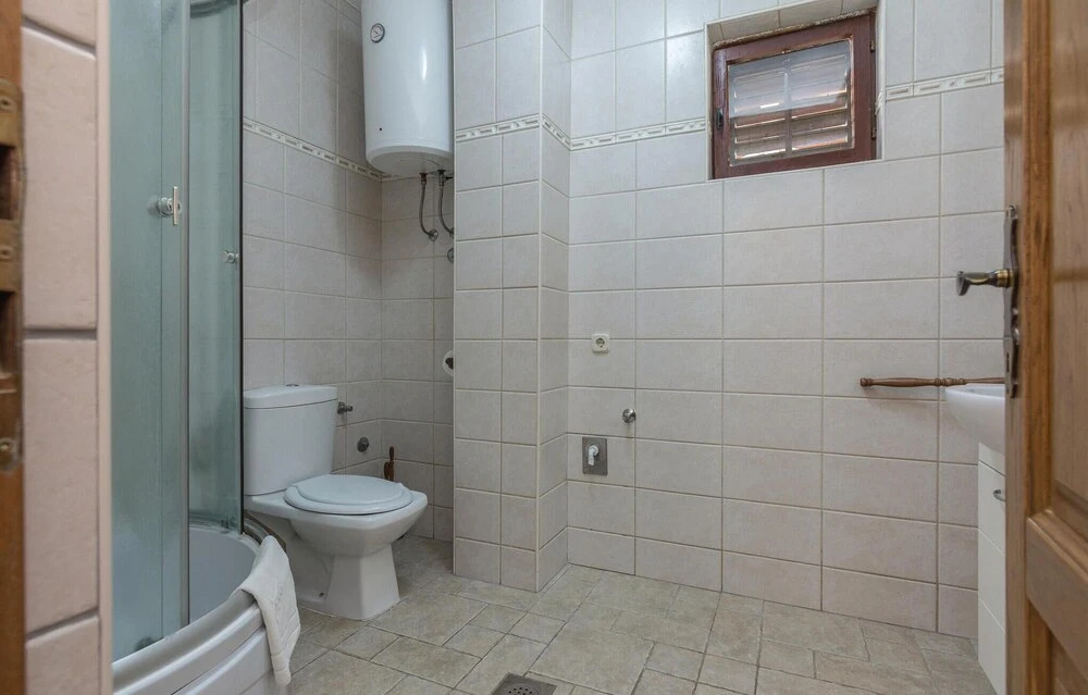 Amazing Home in Vir With 9 Bedrooms, Wifi and Outdoor Swimming Pool