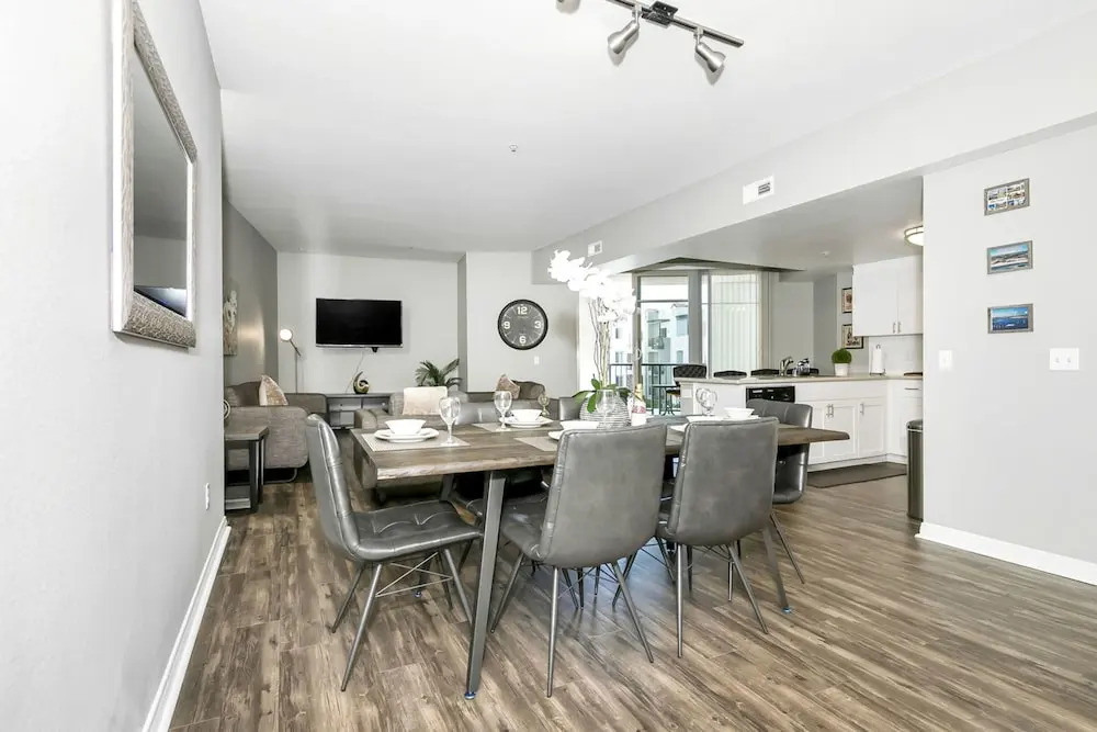 Luxury Stay by SB Suites
