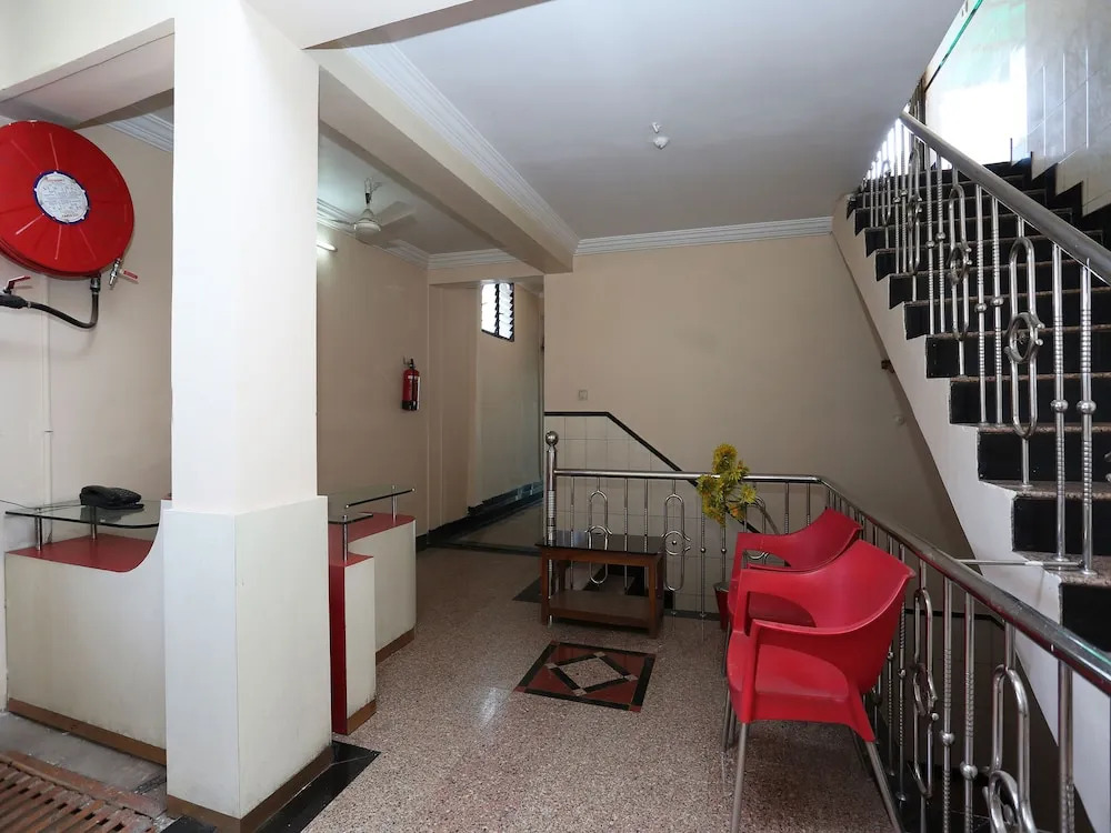 OYO 13546 Hotel City Palace