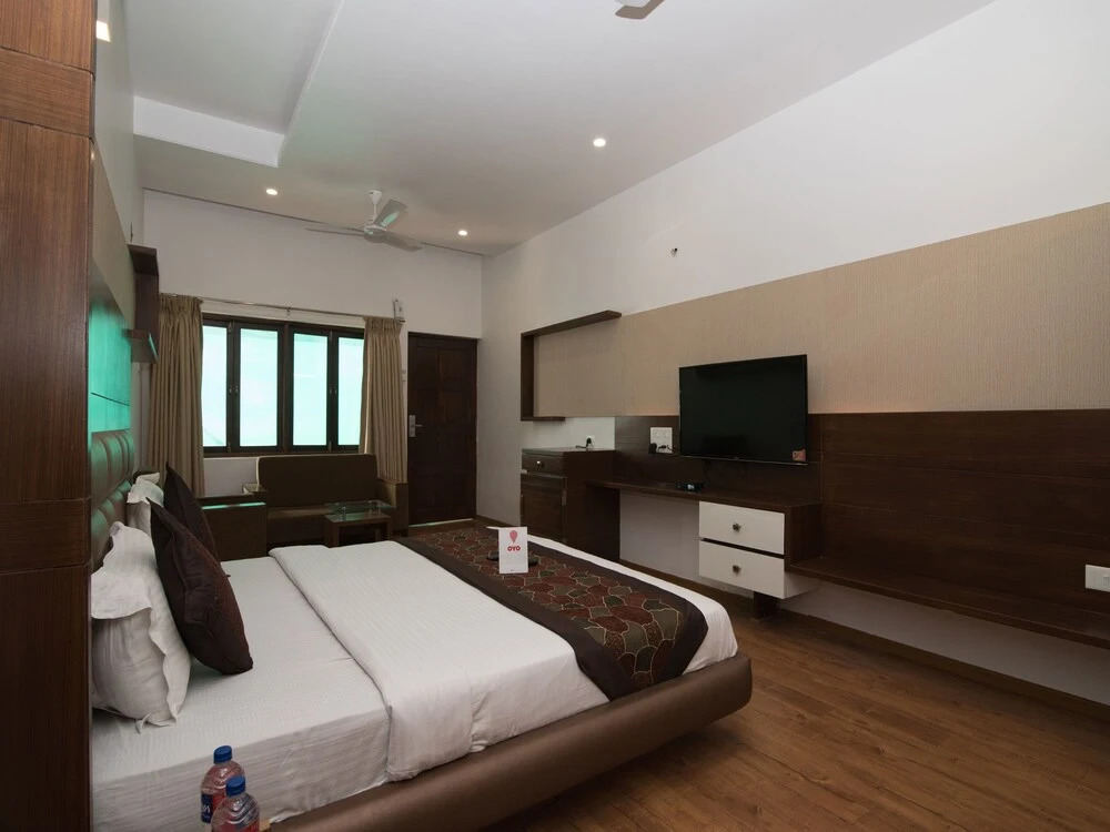OYO 10000 Hotel Aquolim