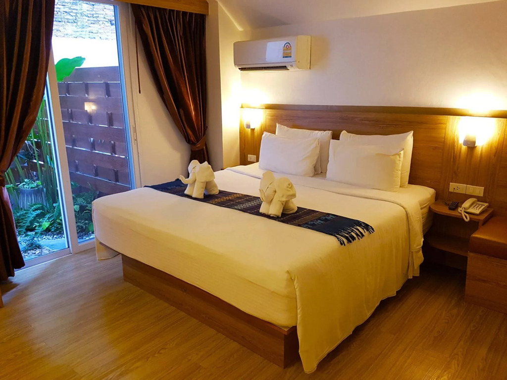 Dinsomon Hotel