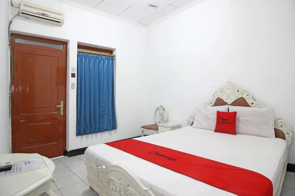 RedDoorz Plus @ Taman Siswa 3