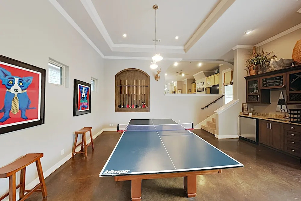 West Lake Wonder W/ Private Pool & Outdoor Kitchen 6 Bedroom Home
