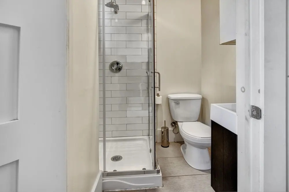 One Bedroom Apartment near Laurier Park offered by Short Term Stays
