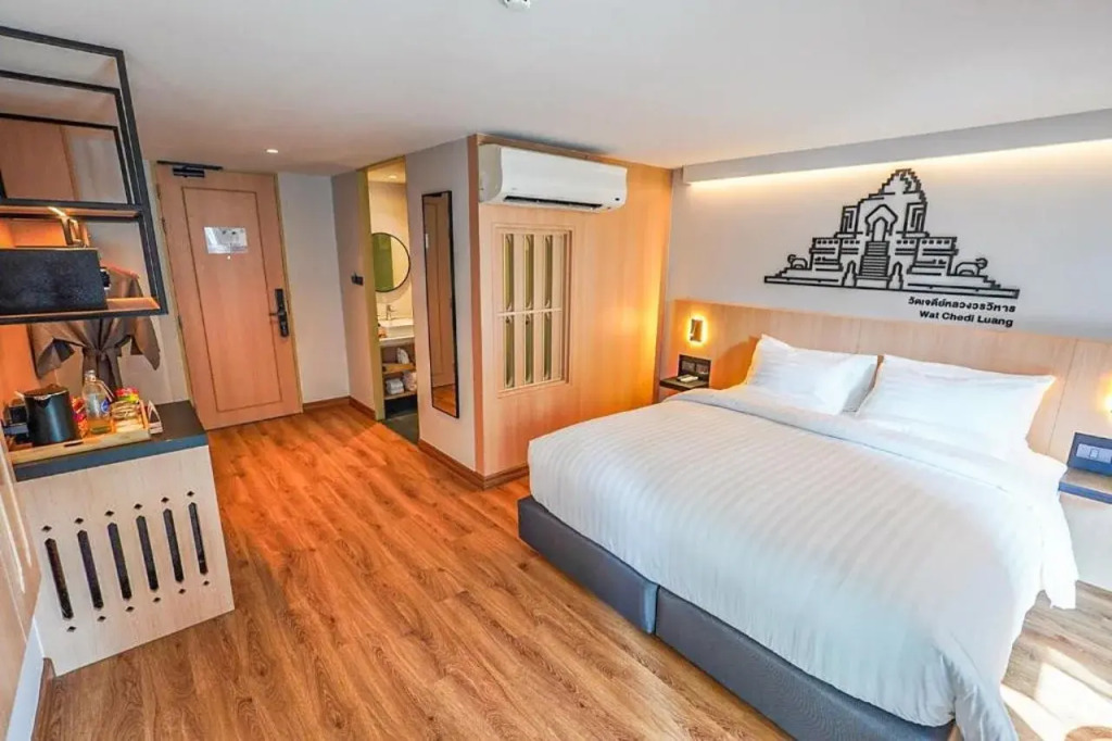 March Hotel & Suite Riverside