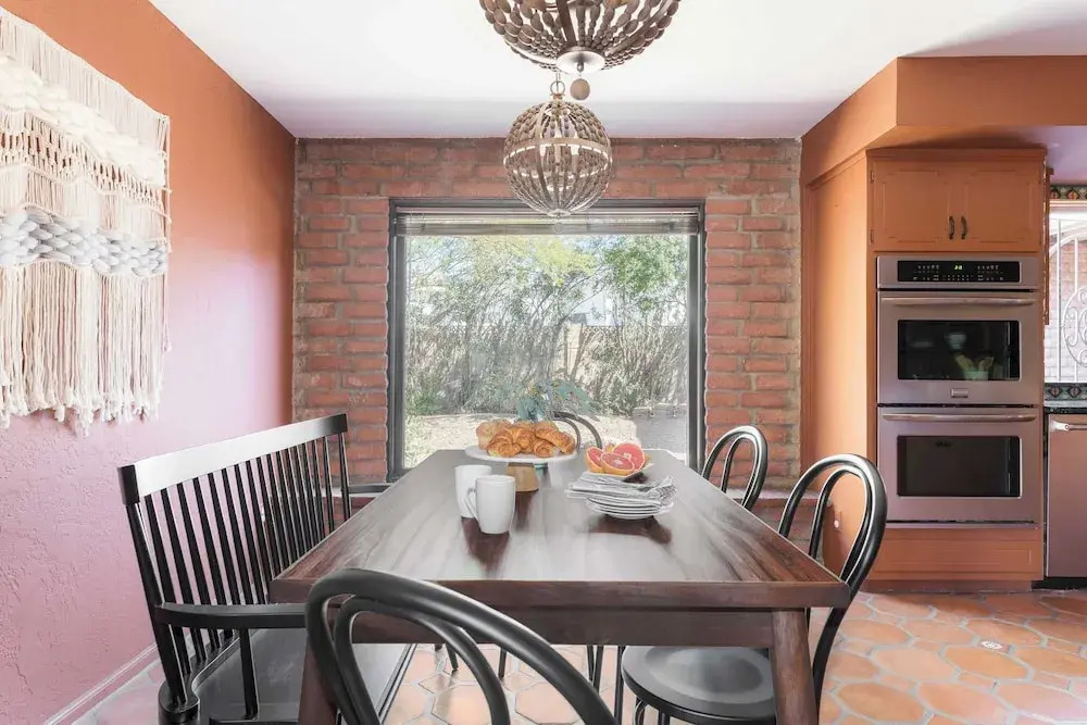 Charming 5bdr Hacienda w/ Pool, Fire Pit, Billiards La Casona by Avantstay