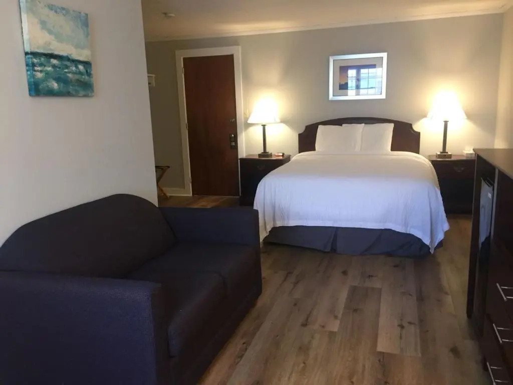 Hyannis Inn