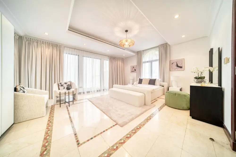Exclusive 6BR Palm Villa w Private Pool and Beach