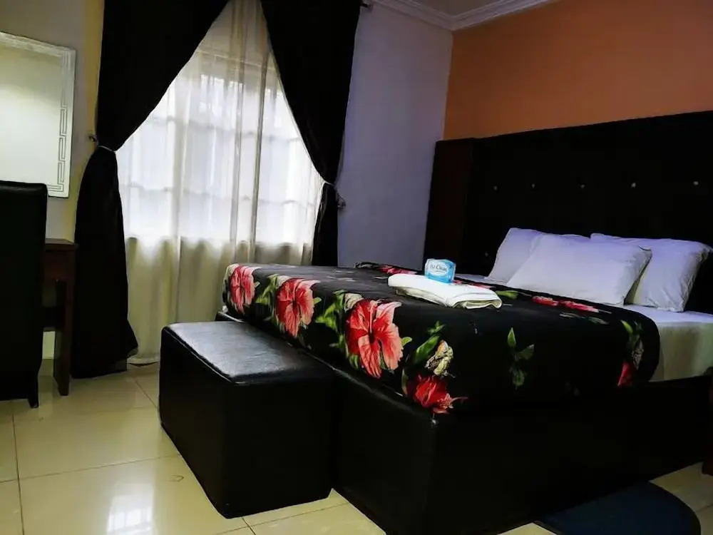 Arlington Hotels and Suites LTD