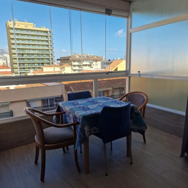 AS EXT Fgrl PYR 712 in Fuengirola