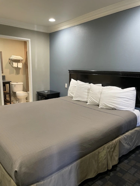 Villa Inn & Suites - LAX, SoFi Stadium & Intuit Dome