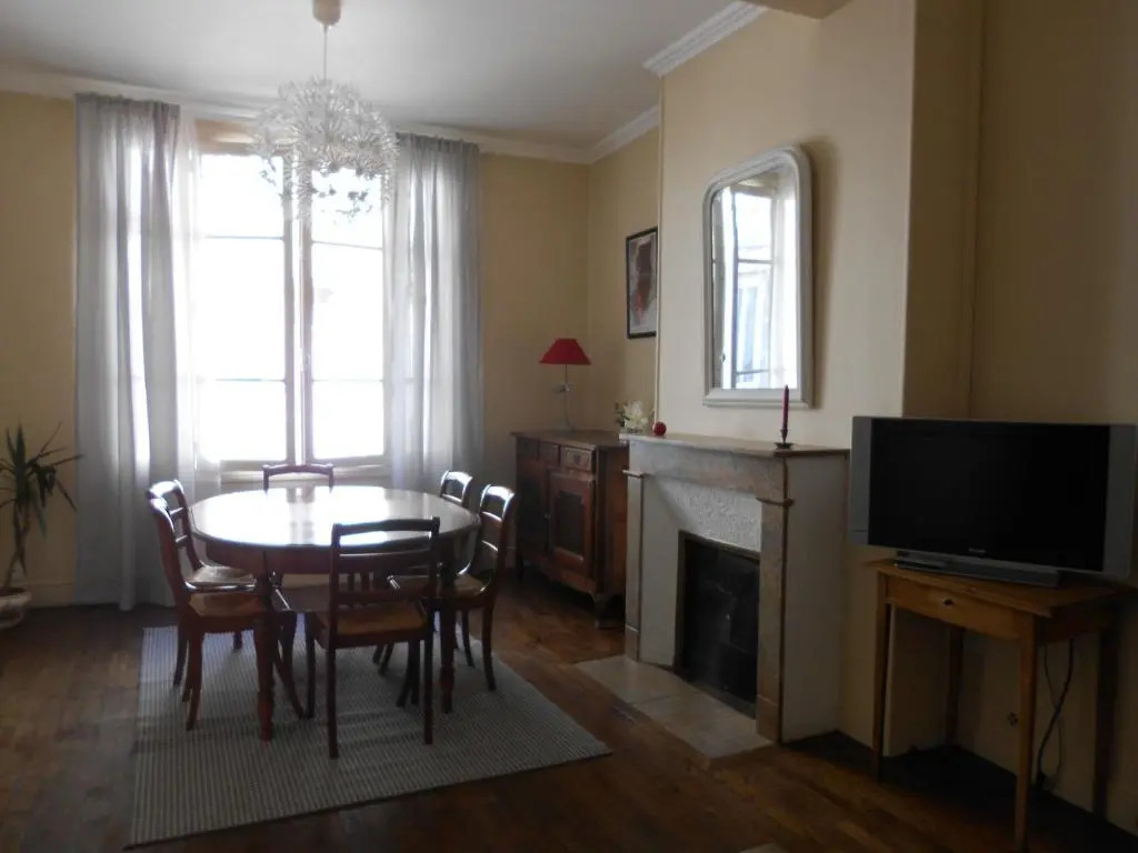 8 Rue de la Petite Bilange " Maison du Centre"
