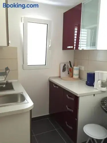 Villa Radoš - 4 Sterne, 3 Apartments für maximal 18 Gäste