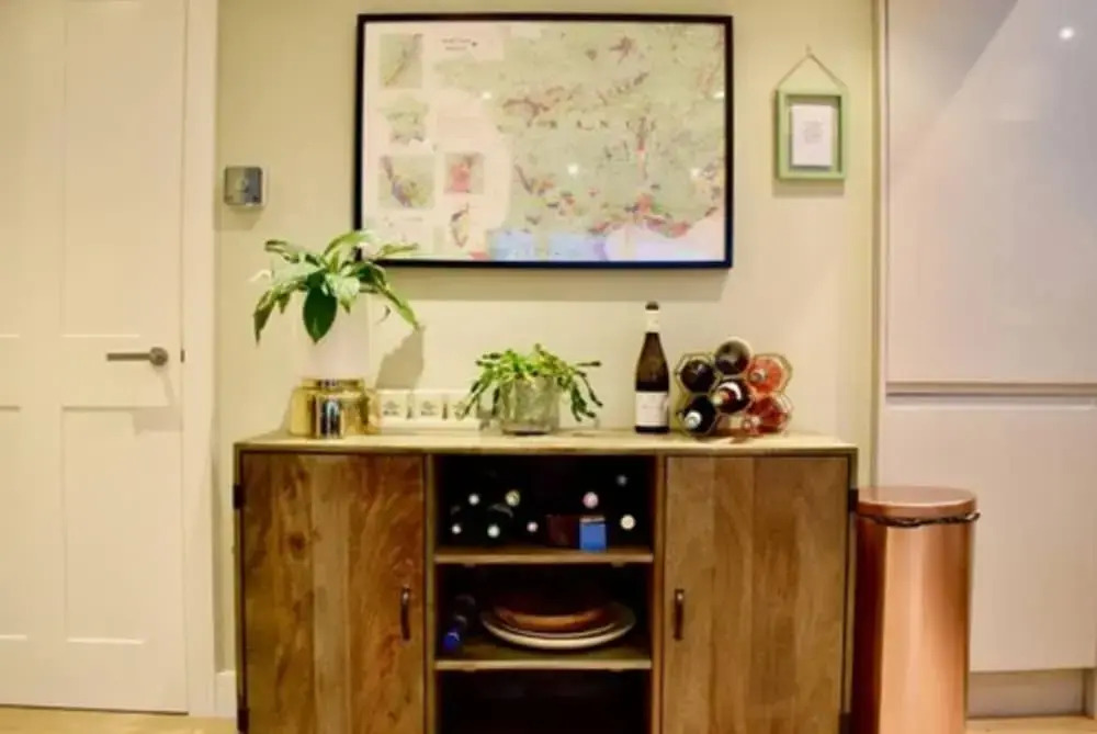 Modern 3 Bedroom Garden Flat in Tooting