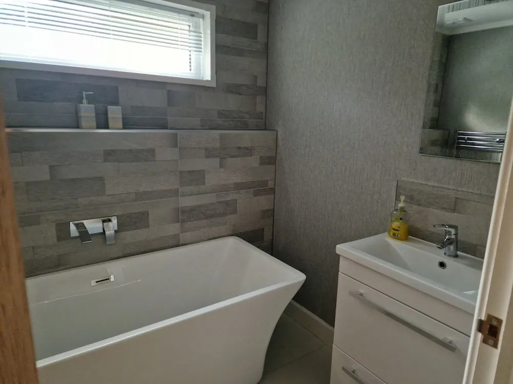 Maple 2 Bedroom Luxury Lodge in Mid Wales