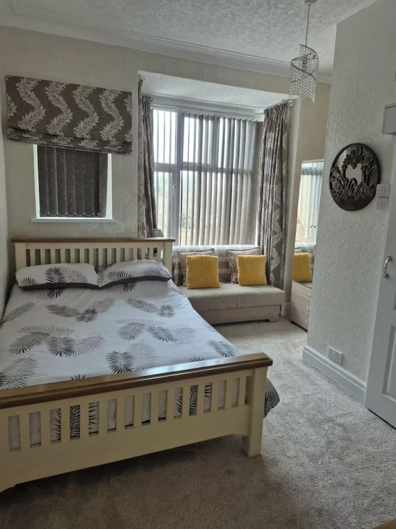 Apartment Sleeps 2- Wifi, Near Beach &pet Friendly