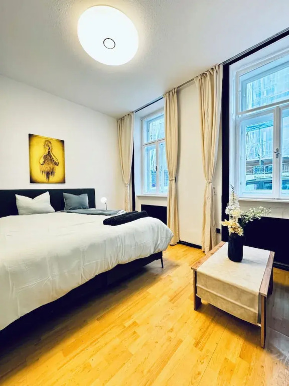 Cozy 2 Room Stay for 5 Near Stadthalle