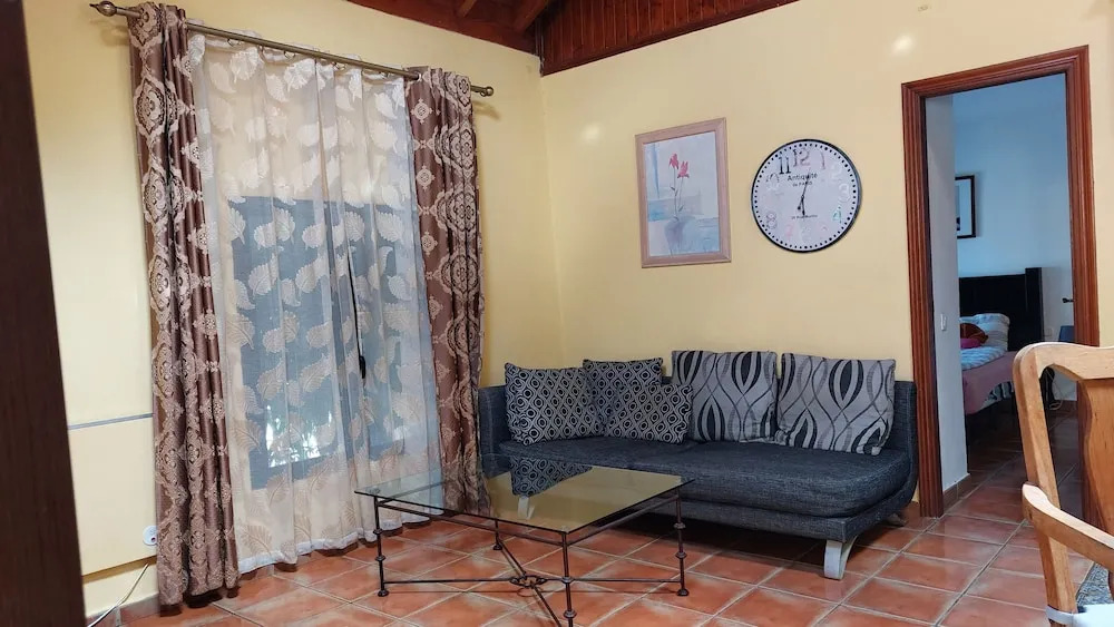 Holiday Home to the Street With big Kitchen