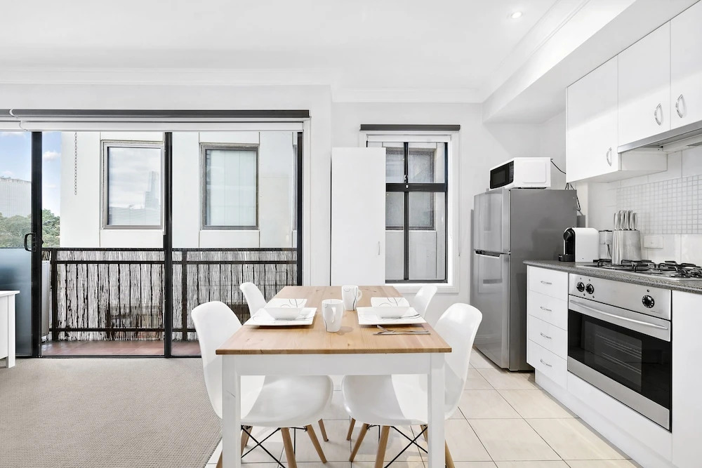 SIENNA, 1BDR South Melbourne Apartment