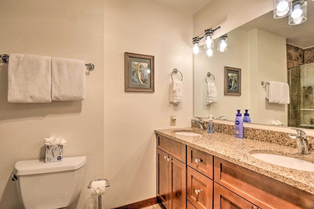 Ski, Hike & Explore: All-season Frisco Condo