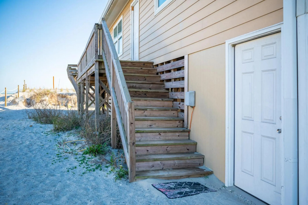 The Beach Fact Oar by Oak Island Accommodations