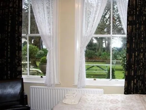 Wood Lodge Hotel