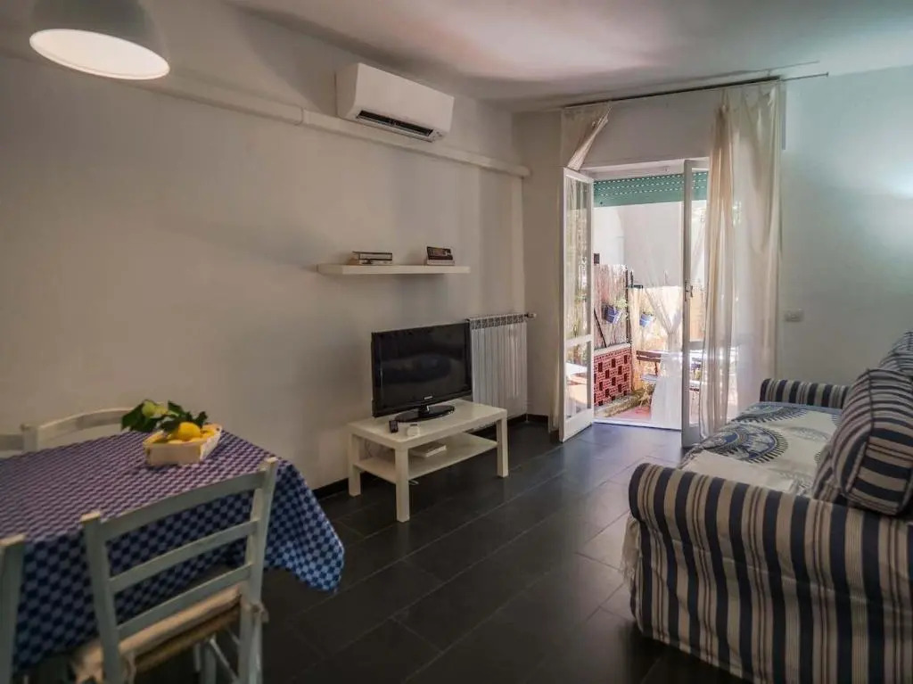 Sciacchetrà Apartment with AC