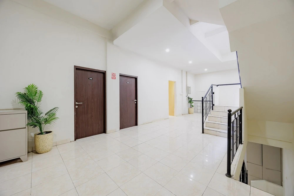 RedDoorz Plus at D San Residence Buah Batu