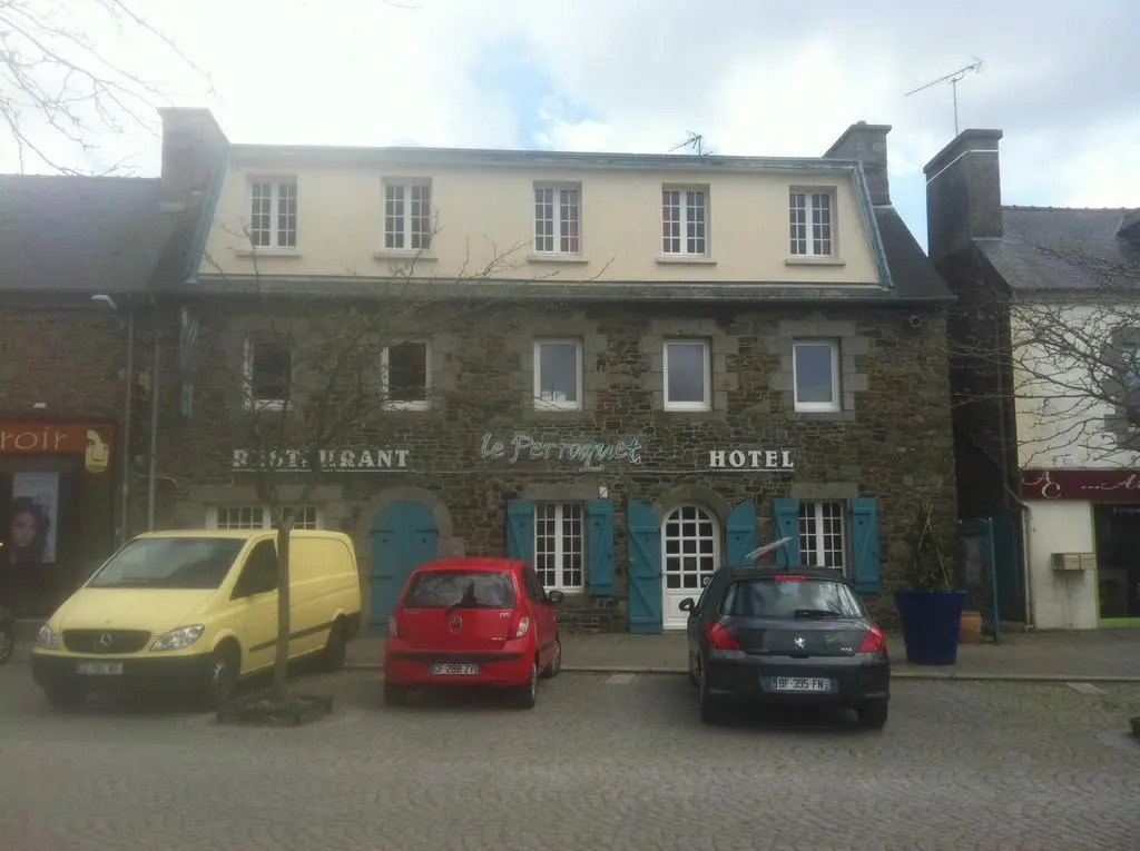 Hotel - LE PERROQUET