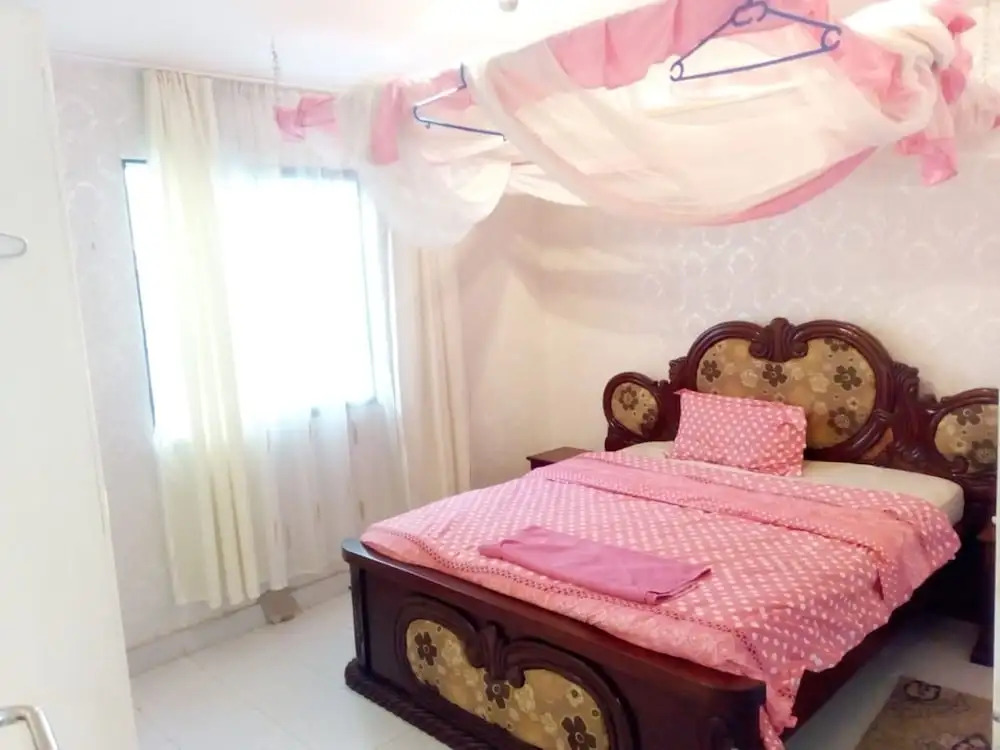 Center Comfy Suites