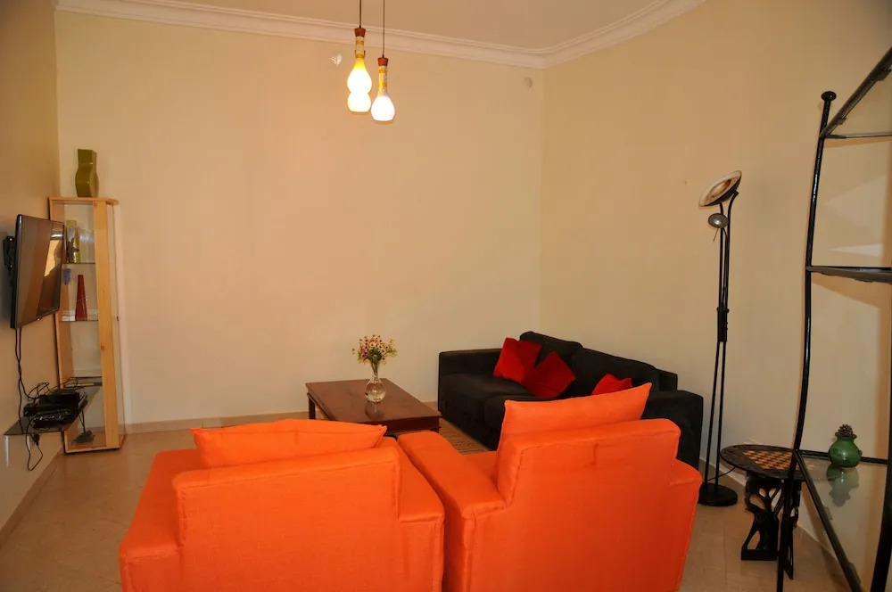 Victoria Lake View Guesthouse & Safaris