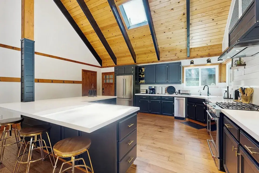 4BR Home w/ Spa, Bar, Home Gym, Decks, Near Lake