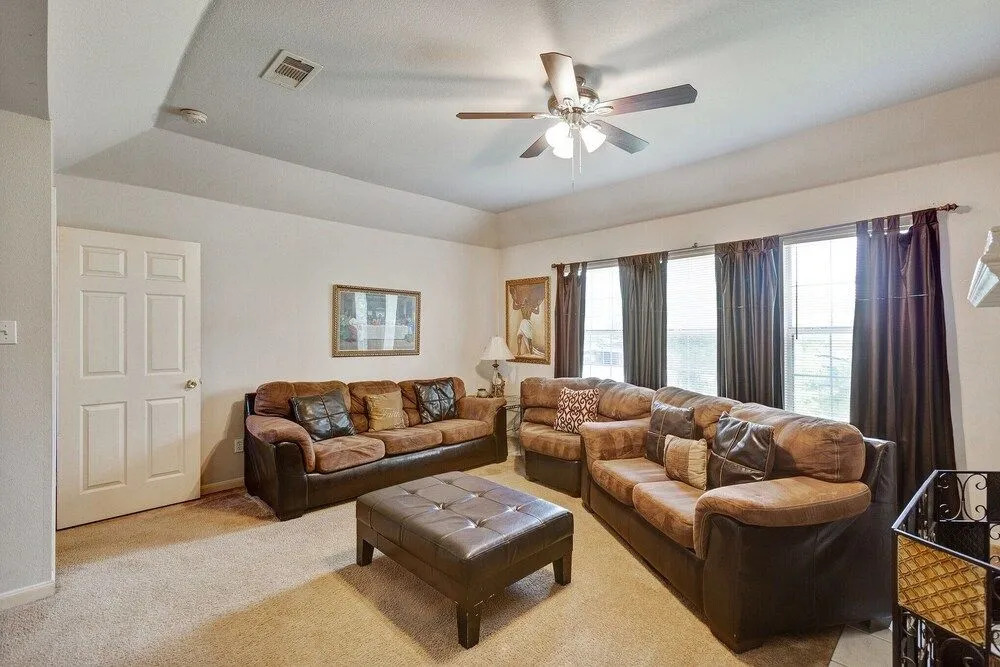 Beautiful 4 Bedroom Home by Redawning