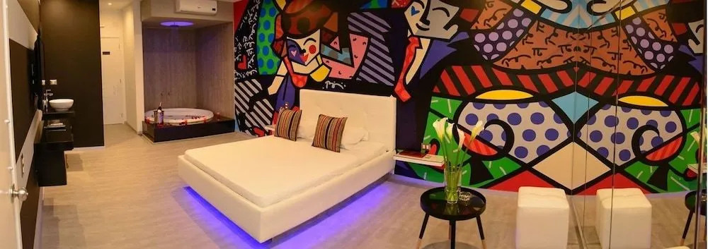 Orei' Suites & Spa