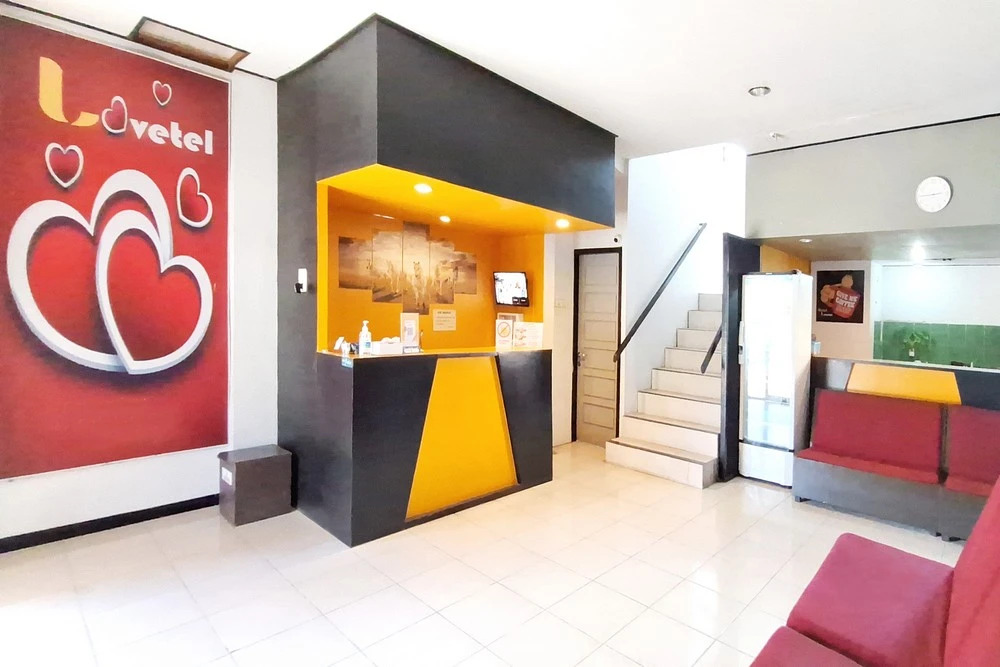Urbanview lovetel Near Jalan Sudirman
