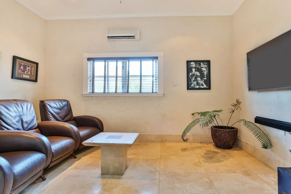 Cayman Villa - Contemporary 3 bedroom Villa with Stunning Ocean Views 3 Villa by RedAwning