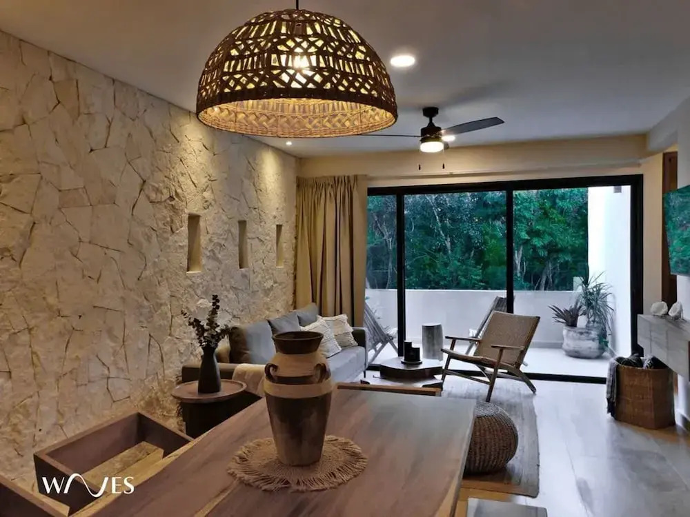2 BR Amazing Pool Top Amenities Wifi 2FL Gym