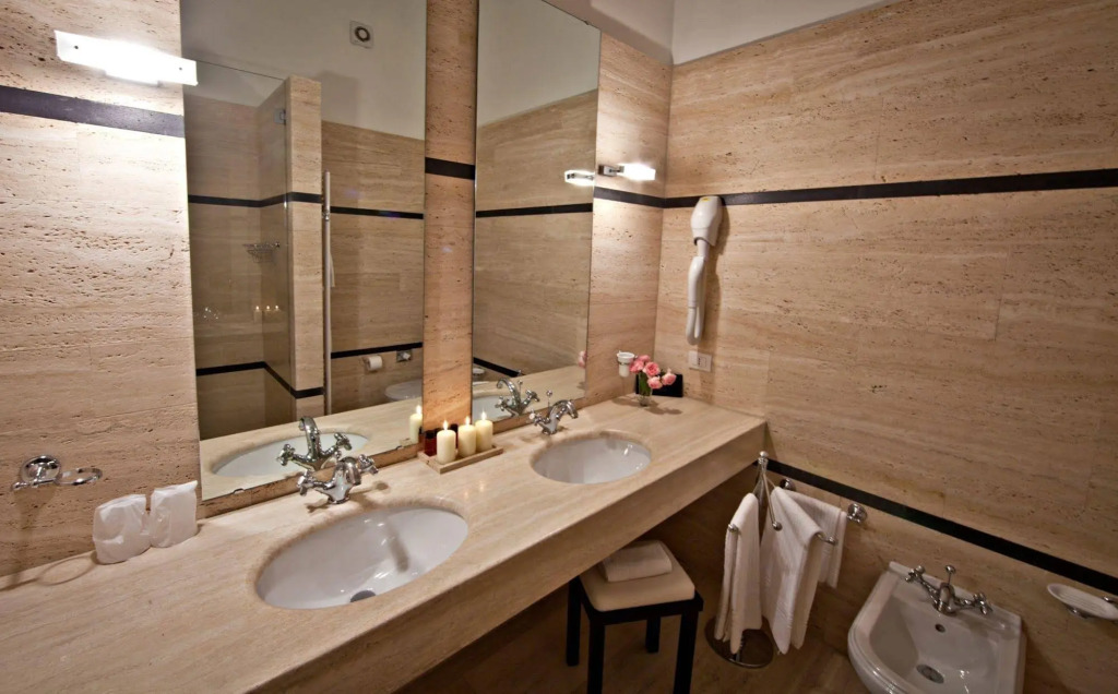 Tarthes Hotel