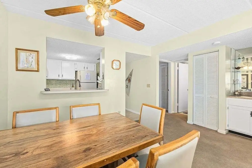St Augustine Beach Retreat~ Oceanfront Resort 2 Pools Hot Tubs Pickleball, Trolley!