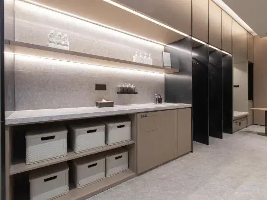 Wuhan Blue Lake Business Hotel (Hubei University of Technology)