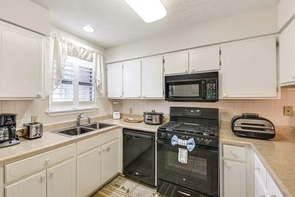 PCB Townhome w/ Resort Amenities - Walk to Ocean!