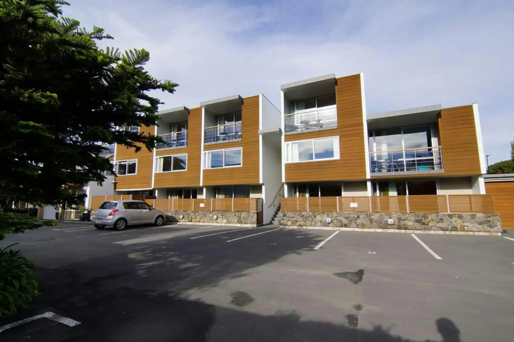 Sumner Bay Motel