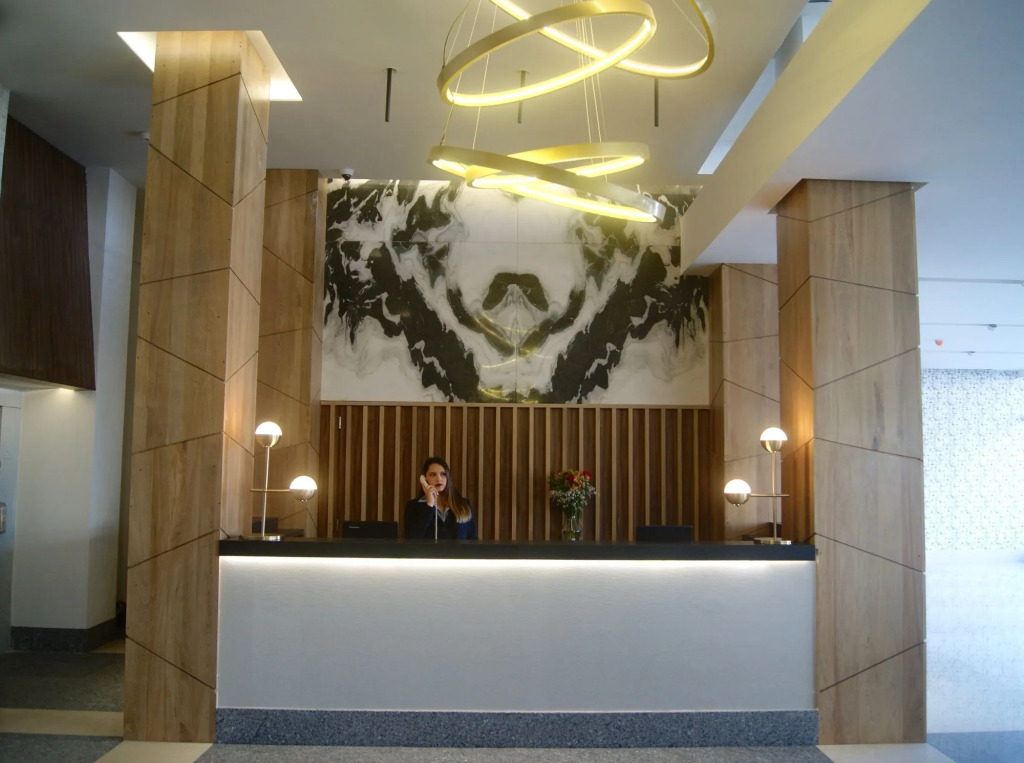 Hotel Velvet Plaza