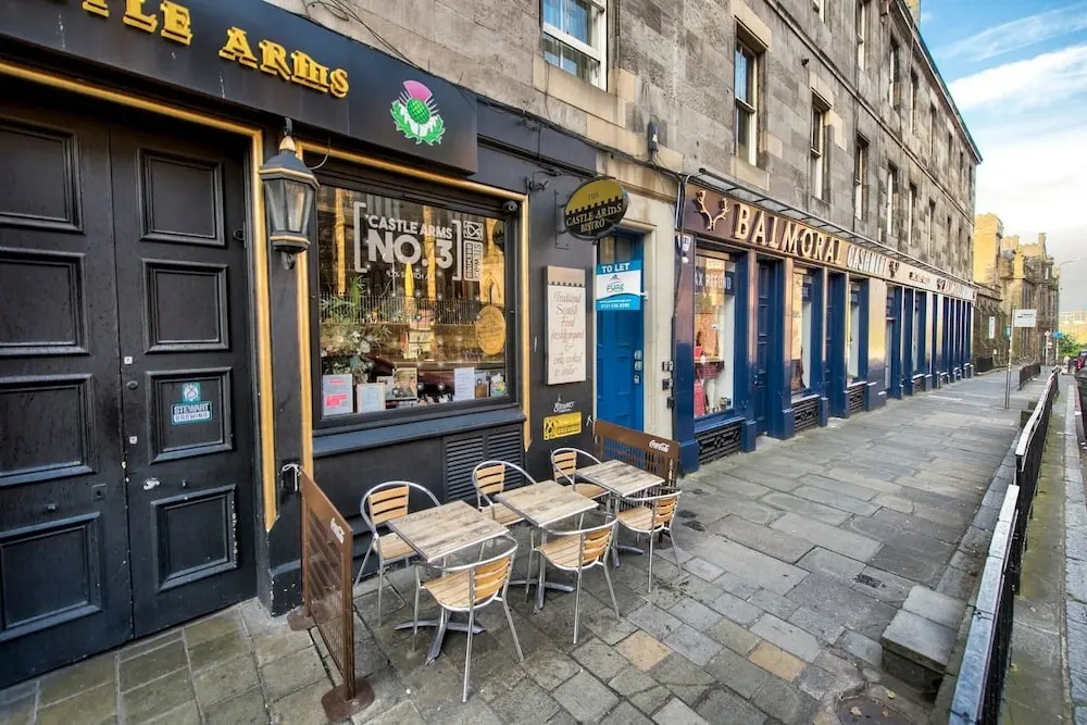 Lovely 2Br Home Next To The Castle