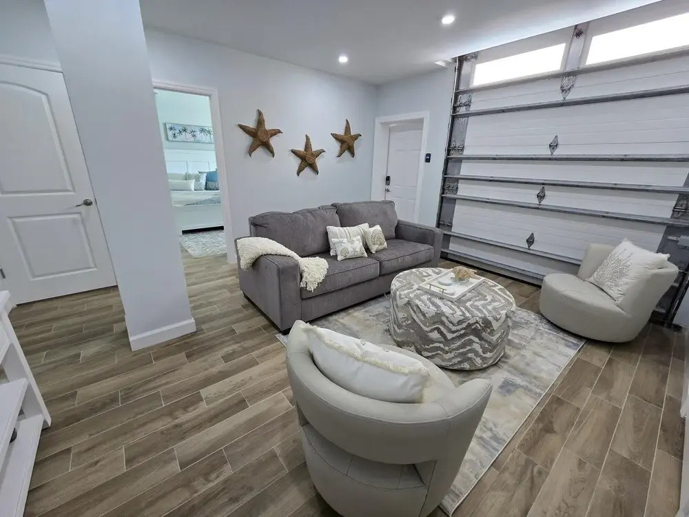 Reel 'em Inn - Oak St 3 Bedroom Home by RedAwning